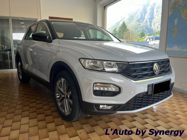Volkswagen T-Roc 1.0 TSI Style BlueMotion Technology usato a COGOLLO DEL CENGIO