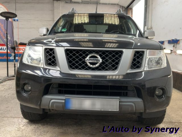 Nissan Navara 2.5 dCi 190CV 4 porte Double Cab LE Platinum - foto 4 di 4