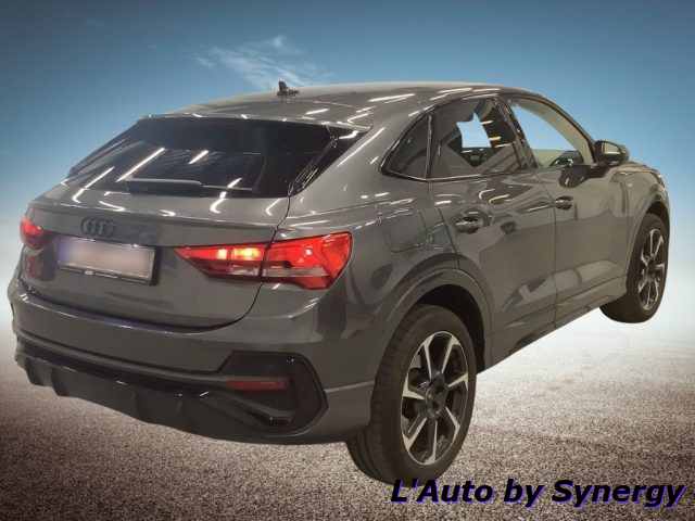 Audi Q3 SPB 45 TFSI e S tronic S line edition - foto 2 di 4