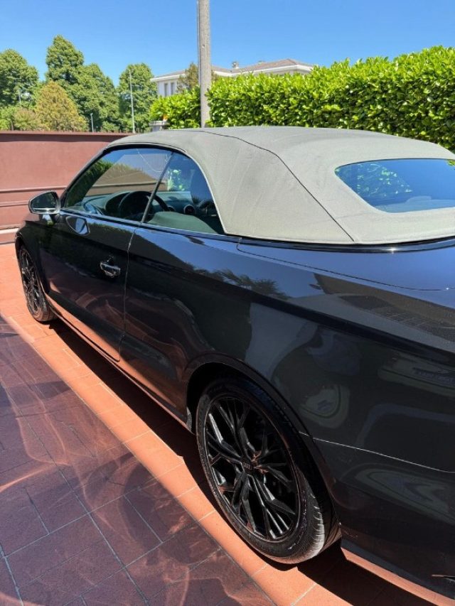 Audi A3 Cabrio 2.0 TDI S tronic Sport - foto 3 di 4