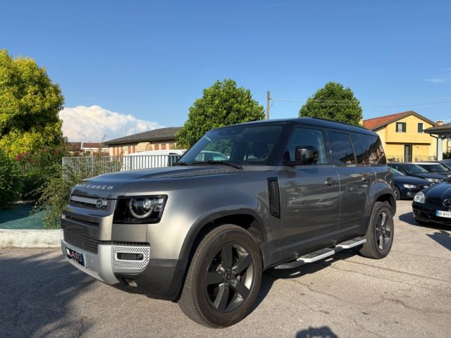 Land Rover Defender 110 3.0D I6 200 CV AWD Auto SE N1 usato a STRA