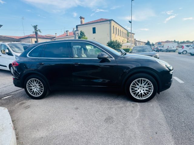 Porsche Cayenne 3.0 Diesel - foto 3 di 4