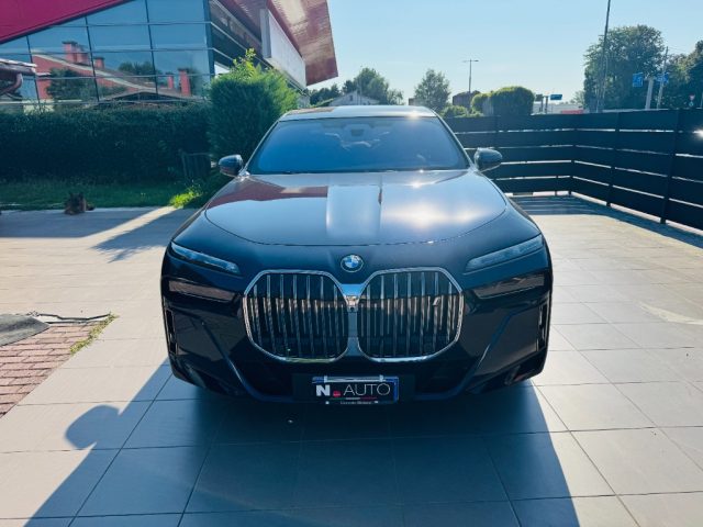 BMW i7 xDrive 60 Msport - foto 2 di 20