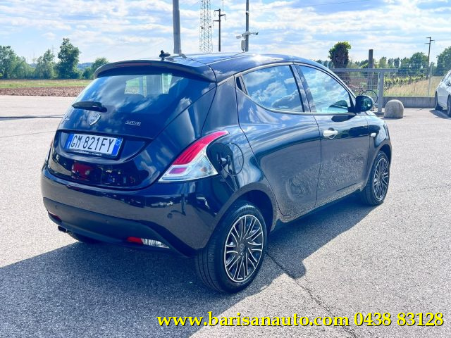 Lancia Ypsilon 1.0 FireFly 5 porte S&S Hybrid Gold - foto 3 di 4