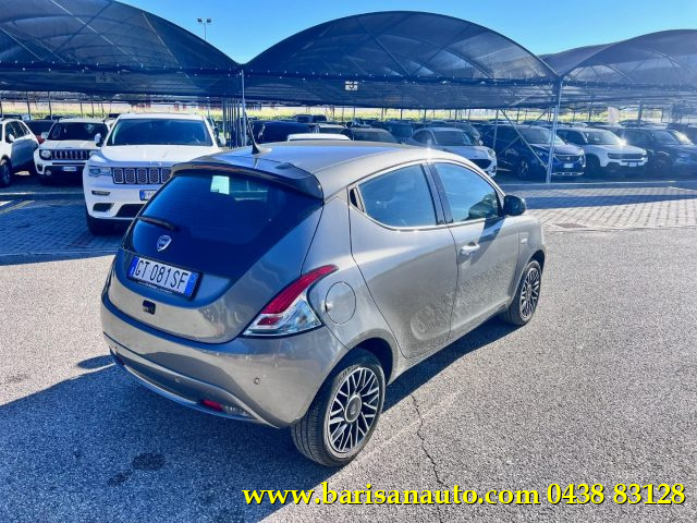 Lancia Ypsilon 1.0 FireFly 5 porte S&S Hybrid Platino - foto 3 di 4