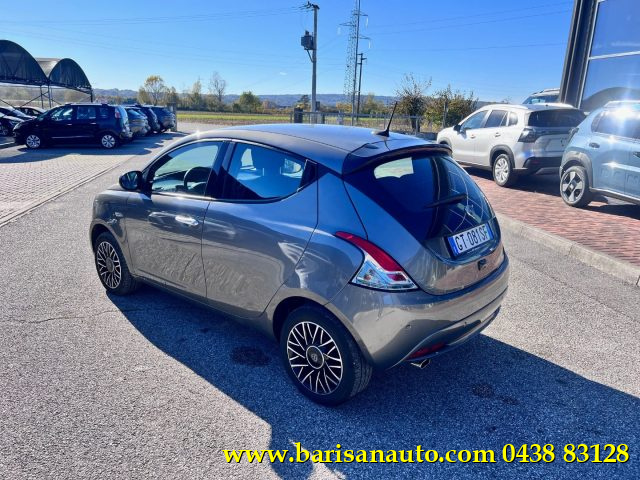 Lancia Ypsilon 1.0 FireFly 5 porte S&S Hybrid Platino - foto 4 di 4