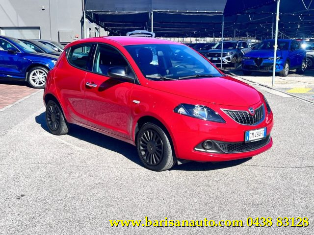 Lancia Ypsilon 1.0 FireFly 5 porte S&S Hybrid Silver - foto 2 di 4