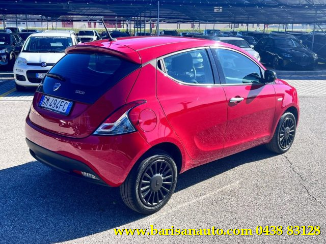Lancia Ypsilon 1.0 FireFly 5 porte S&S Hybrid Silver - foto 3 di 4