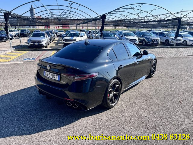 Alfa Romeo Giulia 2.9 T V6 AT8 Quadrifoglio - foto 3 di 4