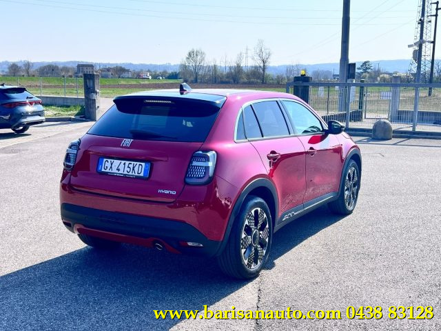 Fiat 600 Hybrid 100 CV DCT MHEV La Prima / Rosso Passione - foto 3 di 4