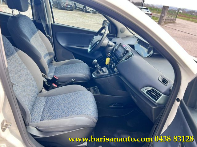 Lancia Ypsilon 1.0 FireFly 5 porte S&S Hybrid Gold, del 2023, 24.000 km, in vendita a Pieve Di Soligo (TV)