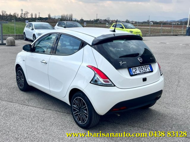 Lancia Ypsilon 1.0 FireFly 5 porte S&S Hybrid Gold - foto 4 di 4