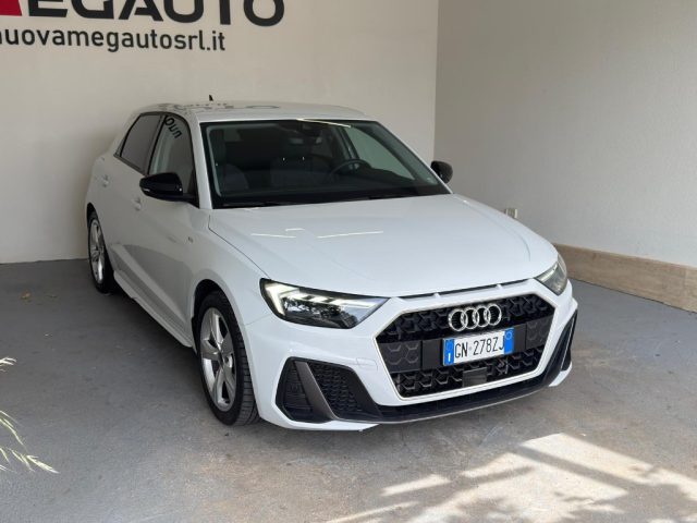 Audi A1 SPB 30 TFSI S line edition - foto 2 di 19