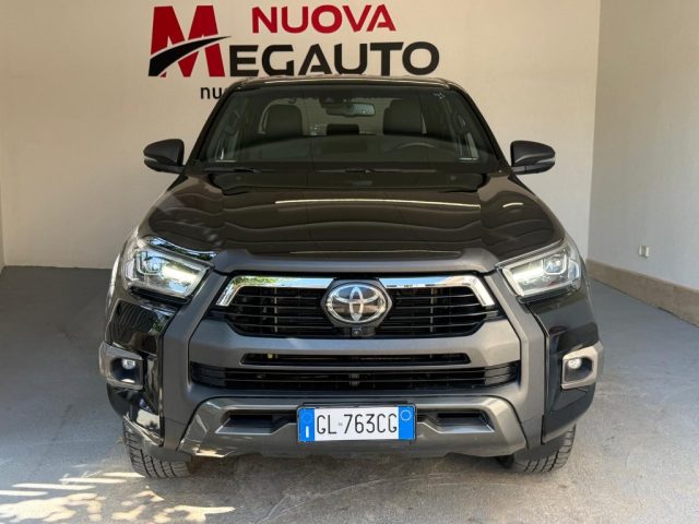 Toyota Hilux 2.8 D A/T 4WD 4 porte Double Cab Invincible - foto 2 di 4