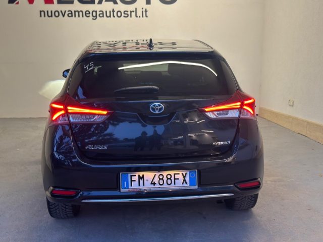 Toyota Auris 1.8 Hybrid Lounge, del 2017, 89.000 km, in vendita a Alcamo (TP)