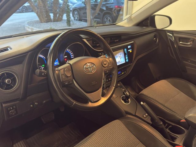 Toyota Auris 1.8 Hybrid Lounge, del 2017, 89.000 km, in vendita a Alcamo (TP)