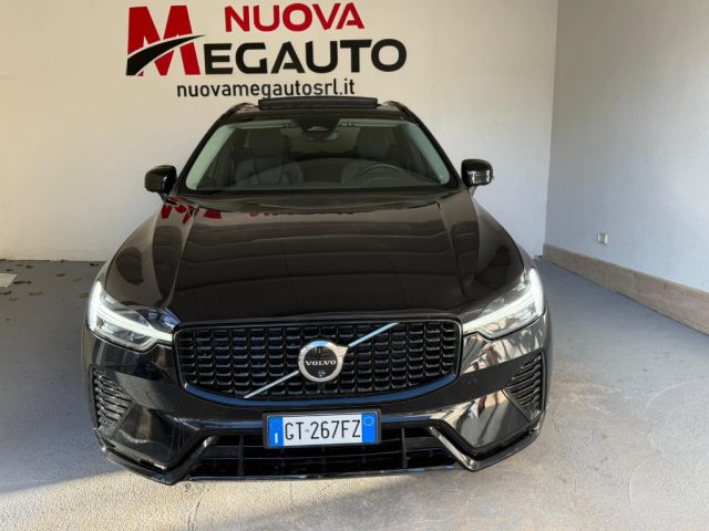 Volvo XC60 B4 (d) AWD automatico Plus Dark - foto 2 di 4