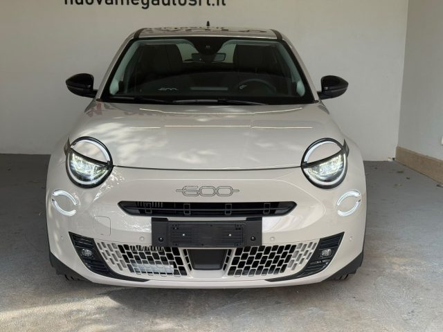Fiat 600 Hybrid 110 CV DCT MHEV Business - foto 3 di 4