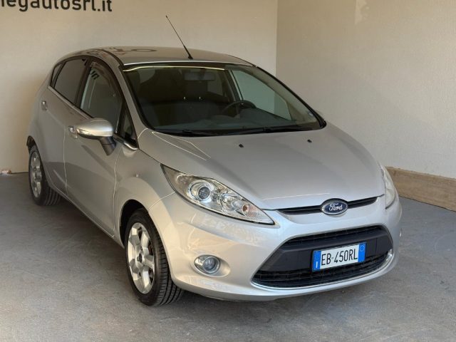 Ford Fiesta 1.4 5 porte Bz.- GPL Titanium - foto 2 di 4