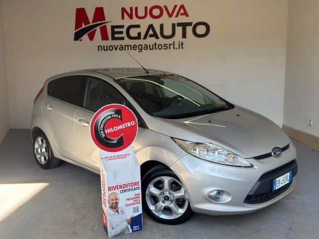 Ford Fiesta 1.4 5 porte Bz.- GPL Titanium, del 2010, 17.000 km, in vendita a Alcamo (TP)