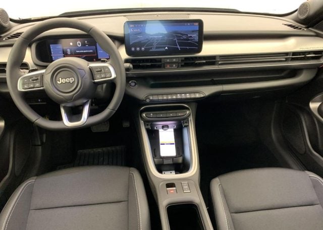 Jeep Avenger 1.2 Turbo 100 CV MHEV Summit +Tetto Panor. - foto 4 di 4