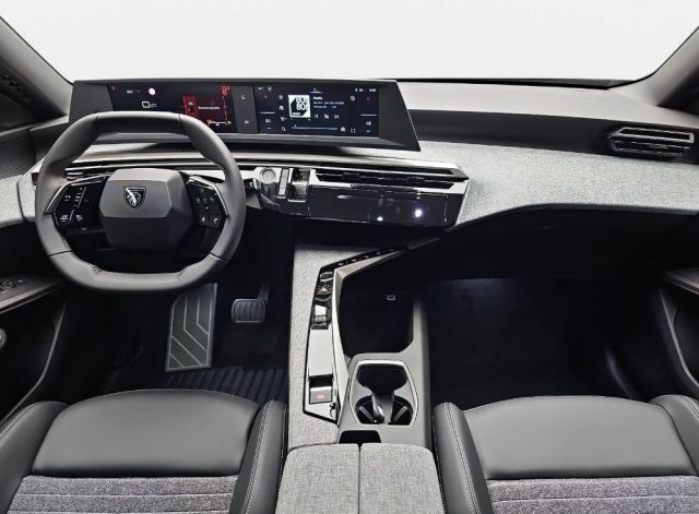 Peugeot 3008 1.2 Hybrid 136cv e-DCS6 Allure Cerchi 19 - Km 0 - foto 4 di 4