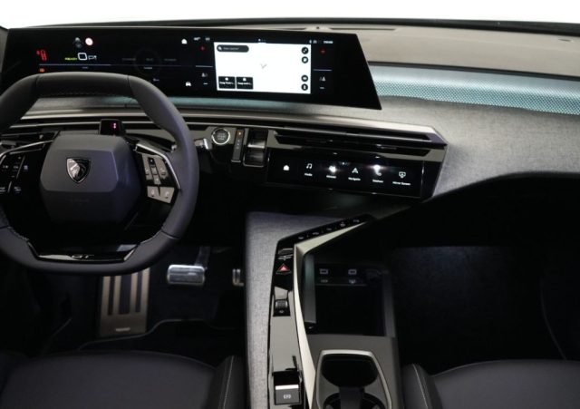 Peugeot e-3008 motore elettrico (73kWh) 210 CV GT - foto 4 di 12
