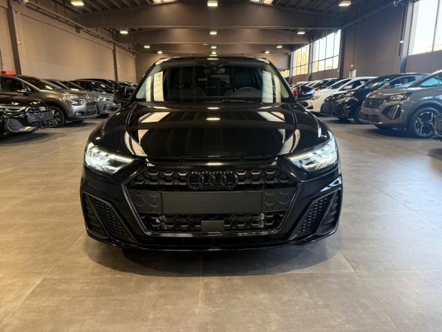 Audi A1 SPB 30 TFSI S Tronic S Line Black Identity - foto 2 di 4