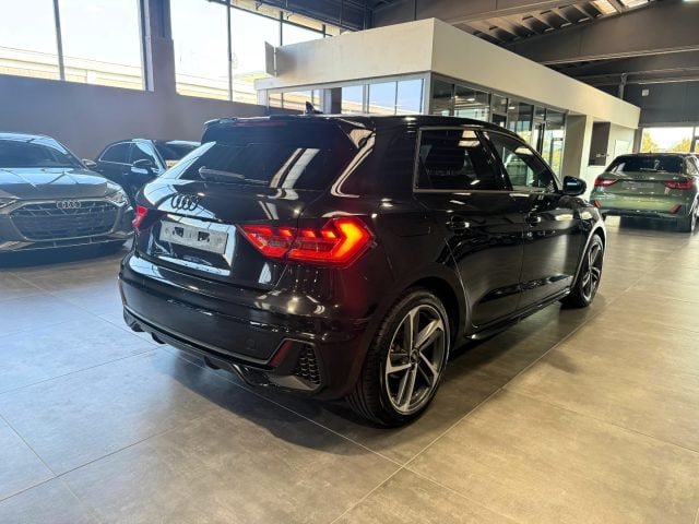 Audi A1 SPB 30 TFSI S Tronic S Line Black Identity - foto 3 di 4