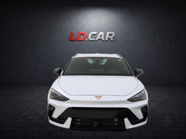CUPRA Leon Sportstourer 1.5 e-Hybrid 204 CV DSG - foto 2 di 4