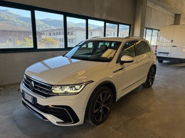 Volkswagen Tiguan 1.5 TSI 150 CV DSG ACT R-Line/IN ARRIVO, del 2022, 65.000 km, in vendita a Cologno Monzese (MI)