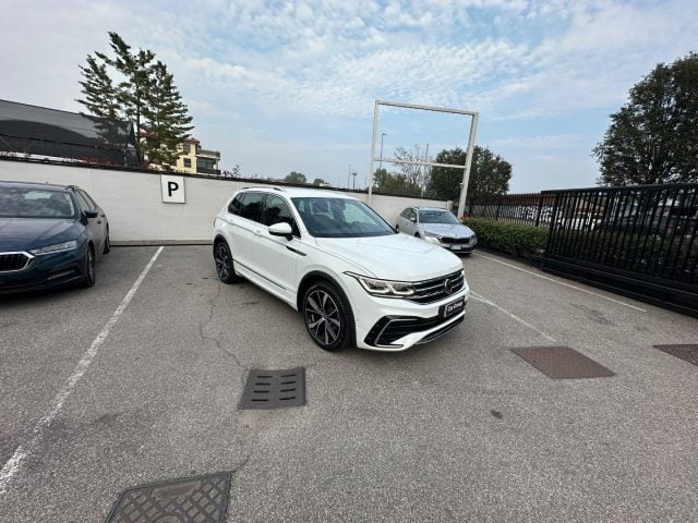 Volkswagen Tiguan 1.5 TSI 150 CV DSG ACT R-Line/IN ARRIVO - foto 3 di 4