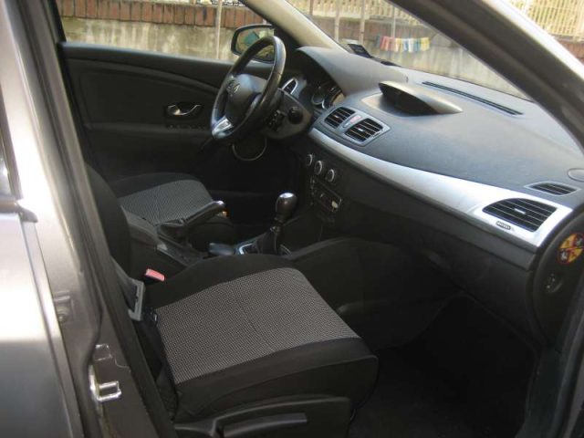 Renault Megane 1.5 DCI 110CV DYNAMIQUE - foto 3 di 4