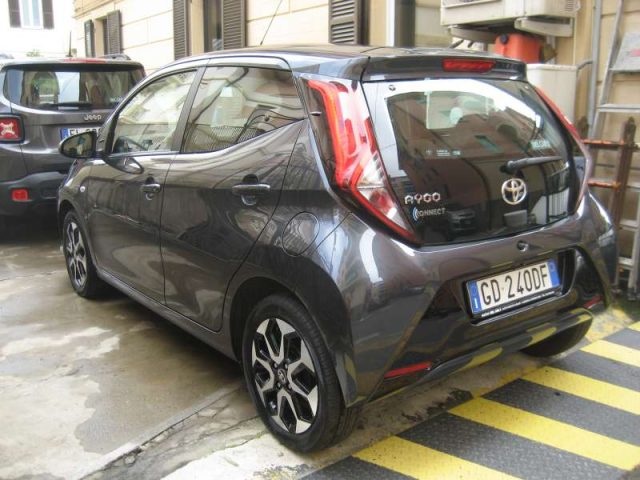 Toyota Aygo CONNECT 1.0 VVT-I 72CV 5P X-FUN - foto 4 di 4