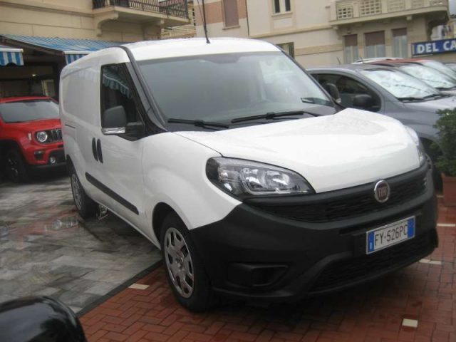 Fiat Doblo 1.6 MJET 105CV PL-TN CARGO LOUNGE usato a ALBISSOLA MARINA
