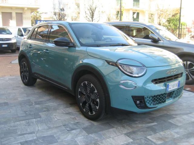 Fiat 600 HYBRID 110 CV DCT MHEV LA PRIMA - foto 1 di 4