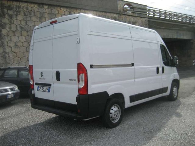 Peugeot Boxer 335 2.2 BLUEHDI 140 S-S PM-TM FURGONE usato a ALBISSOLA MARINA