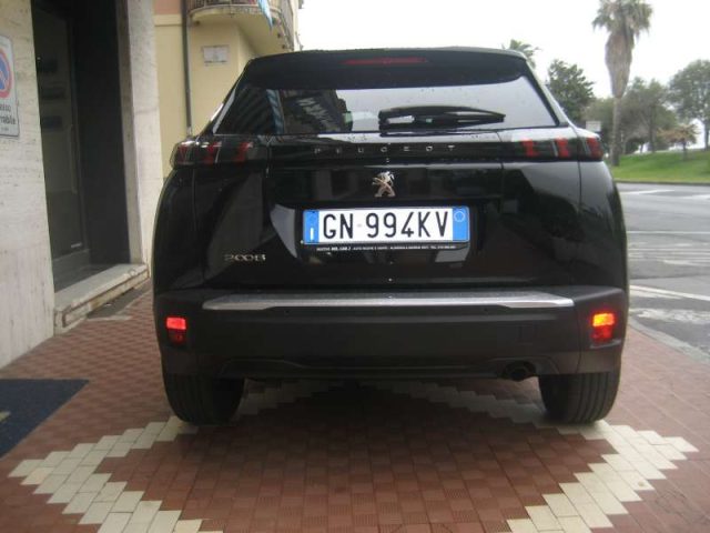 Peugeot 2008 PURETECH 100 S-S ALLURE usato a ALBISSOLA MARINA