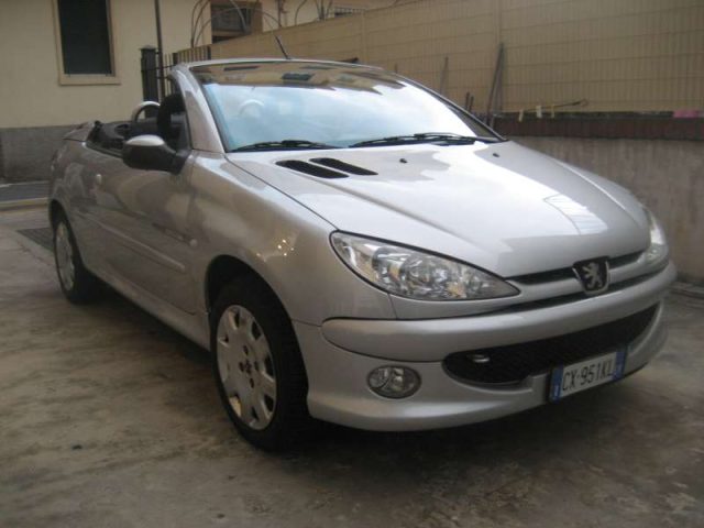 Peugeot 206 1.6 16V CC QUIKSILVER usato a ALBISSOLA MARINA