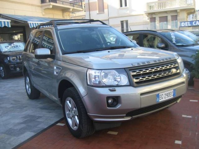 Land Rover Freelander 2.2 TD4 SW S usato a ALBISSOLA MARINA