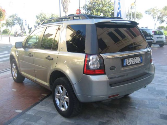 Land Rover Freelander 2.2 TD4 SW S - foto 2 di 4
