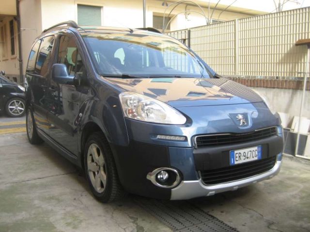 Peugeot Partner TEPEE 1.6 HDI 115 CV OUTDOOR usato a ALBISSOLA MARINA