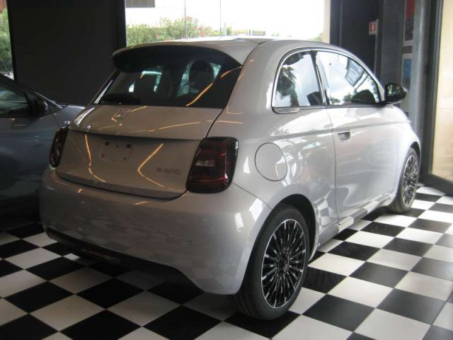 Fiat 500 1.0 HYBRID ICON - foto 3 di 4