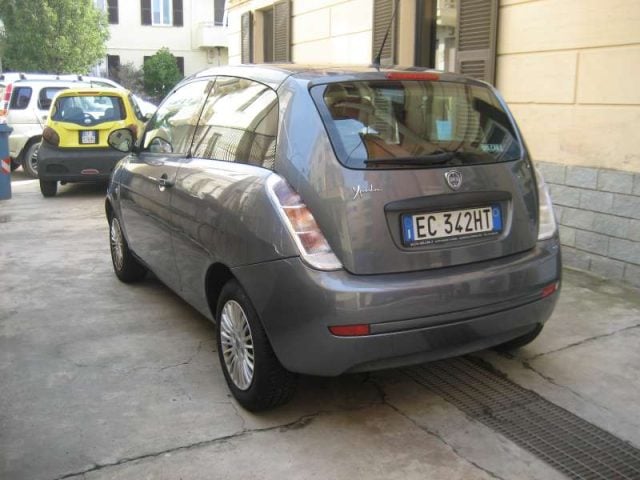 Lancia Ypsilon 1.2 ARGENTO - foto 4 di 4