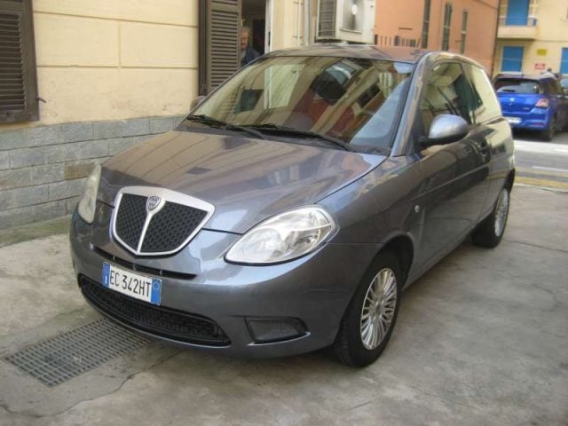 Lancia Ypsilon 1.2 ARGENTO - foto 3 di 4