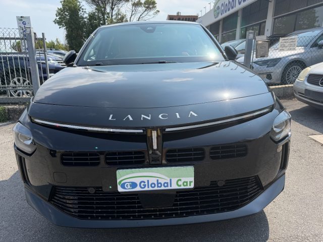 Lancia Ypsilon Hybrid e-DCT LX - foto 2 di 4