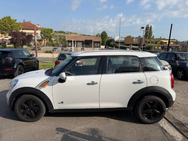 MINI Countryman Mini Cooper D Countryman Automatica - foto 3 di 4