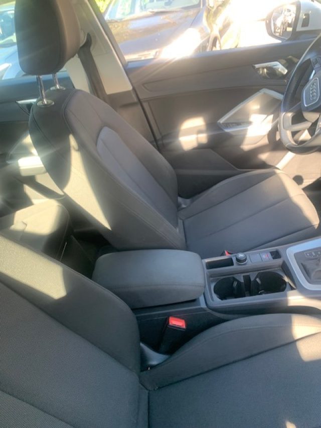 Audi Q3 1.4 TFSI 150 CV COD S tronic - foto 3 di 4