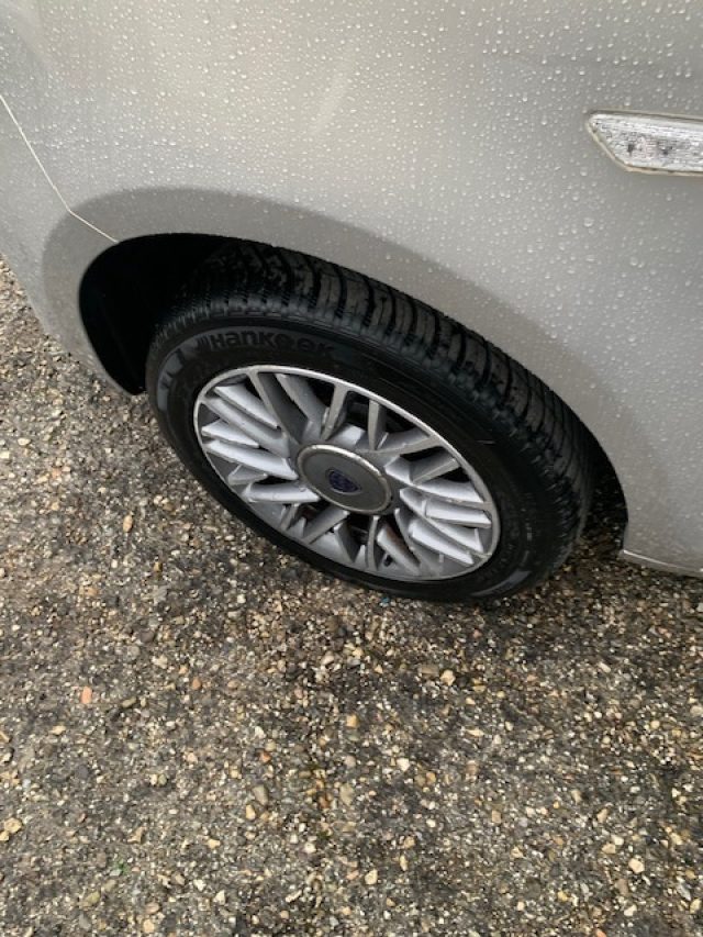 Lancia Ypsilon 0.9 TwinAir 85 CV 5 porte Metano Ecochic Gold - foto 4 di 4
