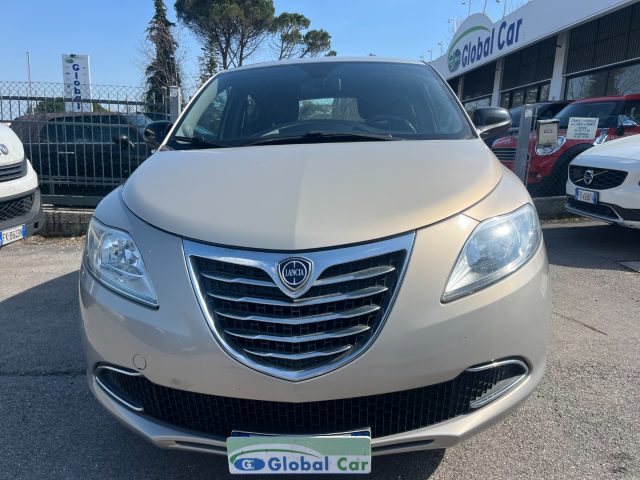 Lancia Ypsilon 0.9 TwinAir 85 CV 5 porte Metano Ecochic Gold - foto 2 di 4